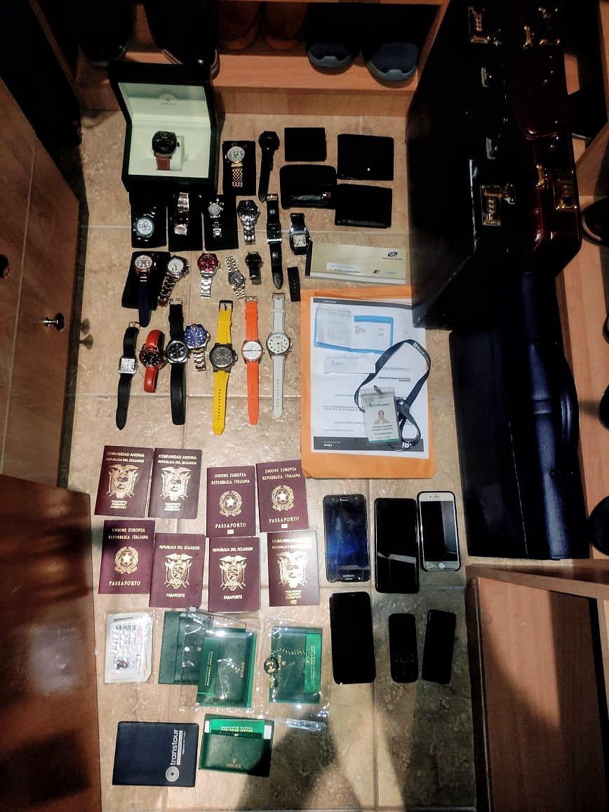 Elementos encontrados en lo allanamientos ejecutados por Fiscalía. (Cuenta de X de Fiscalía)