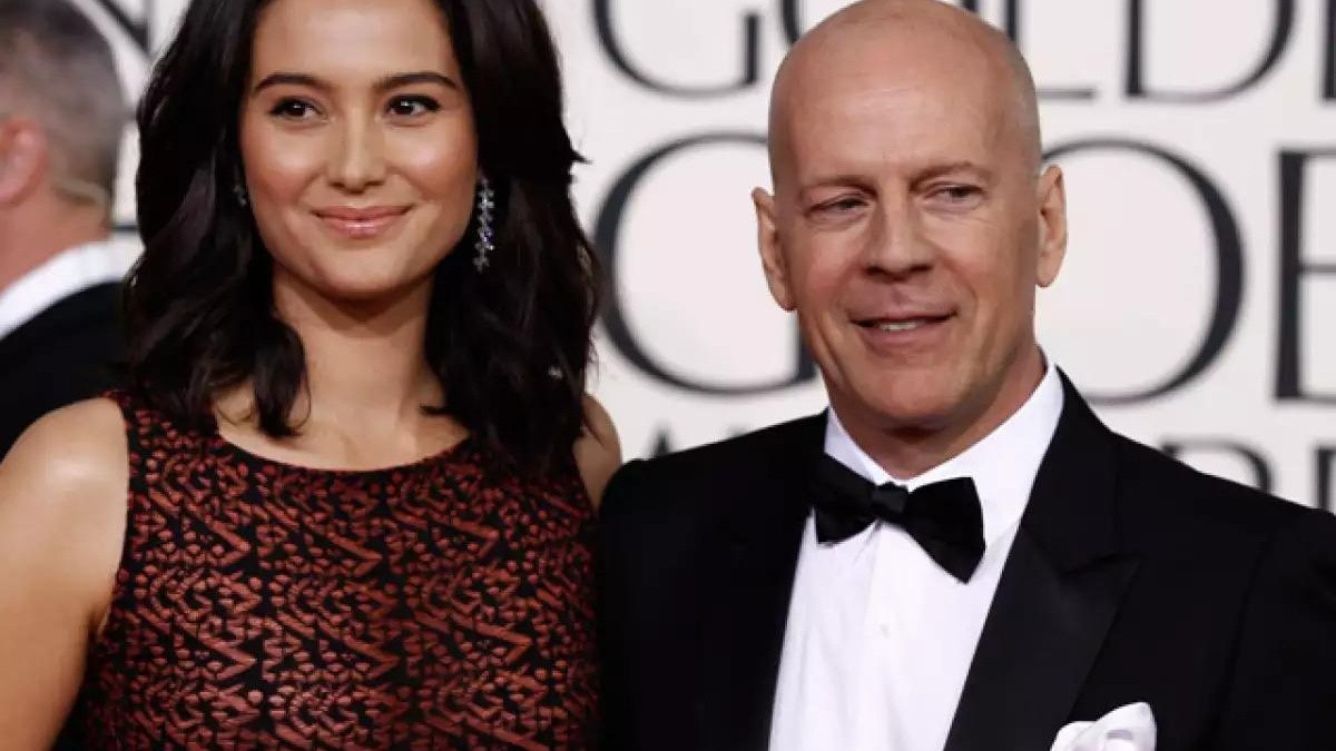Fotografía del actor Bruce Willis junto a su esposa Ema Heming (INTERNET)