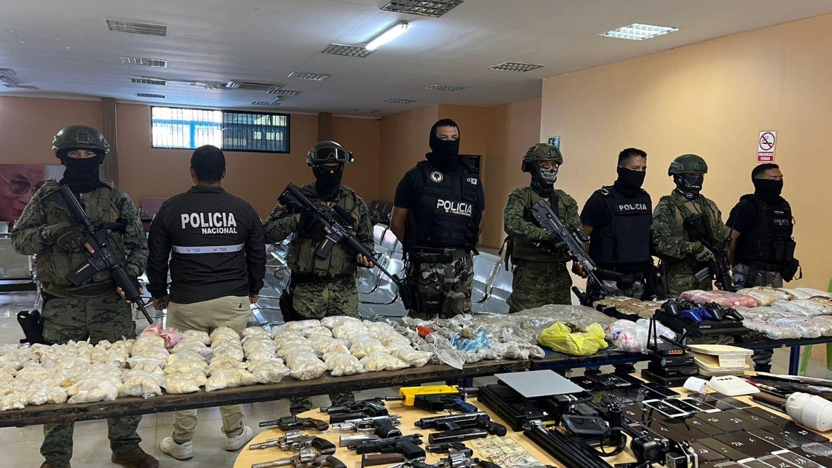 Droga, armas, municiones y otros artículos prohibidos se decomisan en operativos realizados a escala nacional. (Foto: FF.AA.)