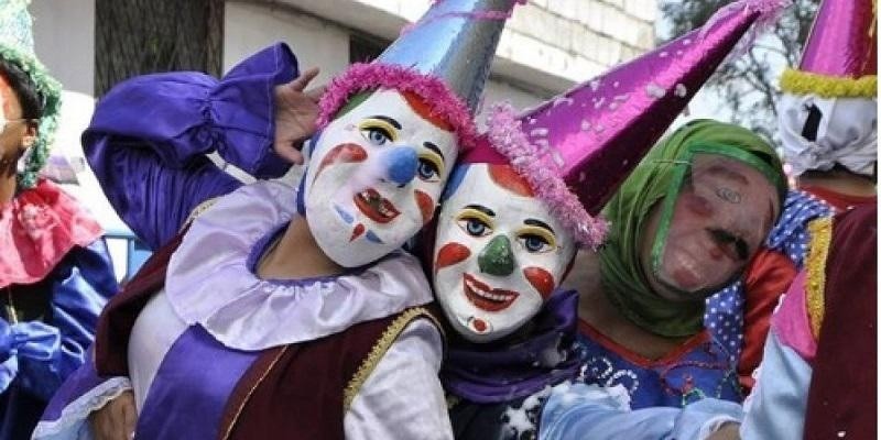 Fiesta ecuatoriana del Día de los Inocentes. (Foto: Internet.)