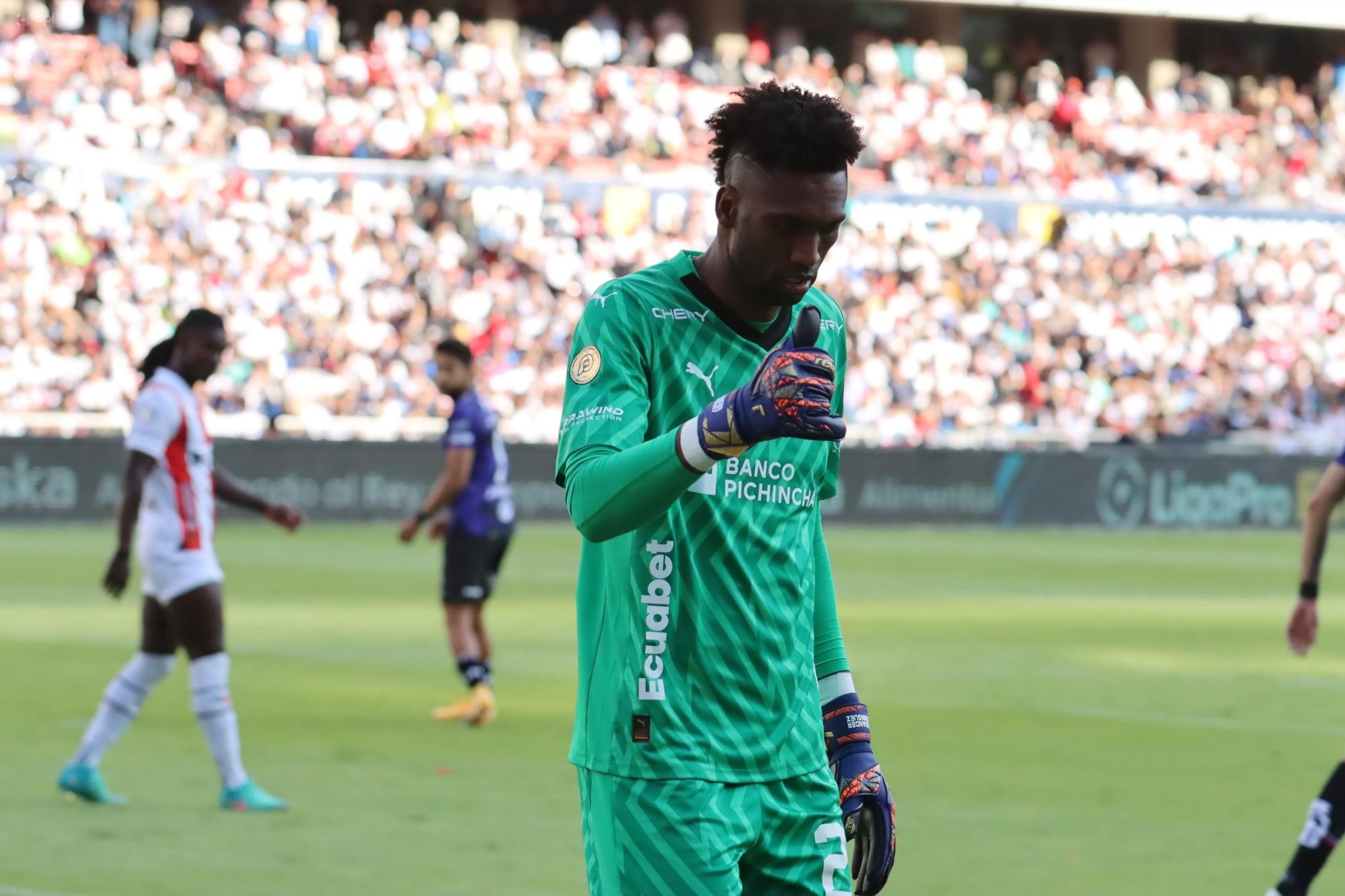 Alexander Domínguez recibió la propuesta de un equipo peruano. (API)