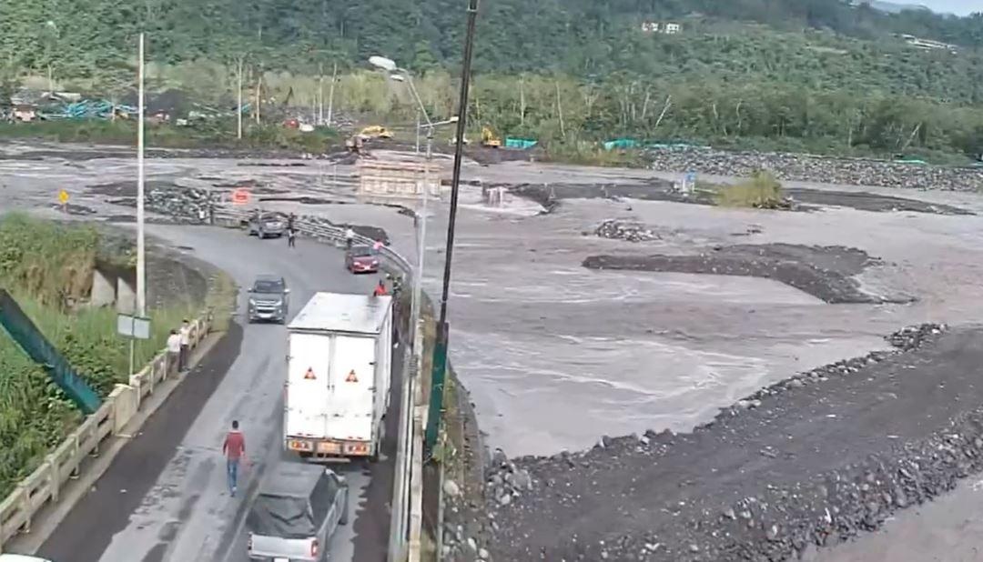 Vista del puente sobre el río Upano, en Morona Santiago (Captura)