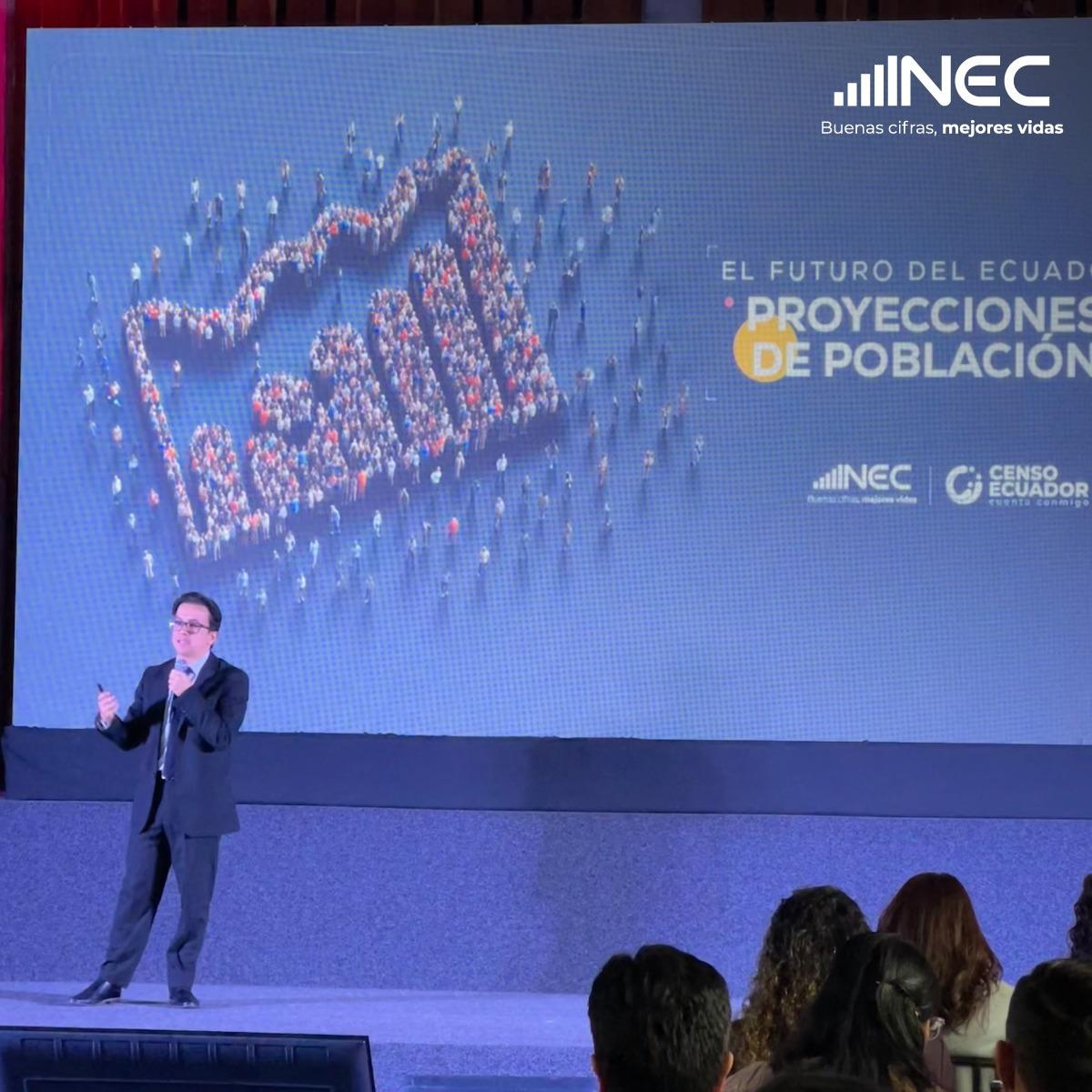 Roberto Castillo en una presentación. (INEC)