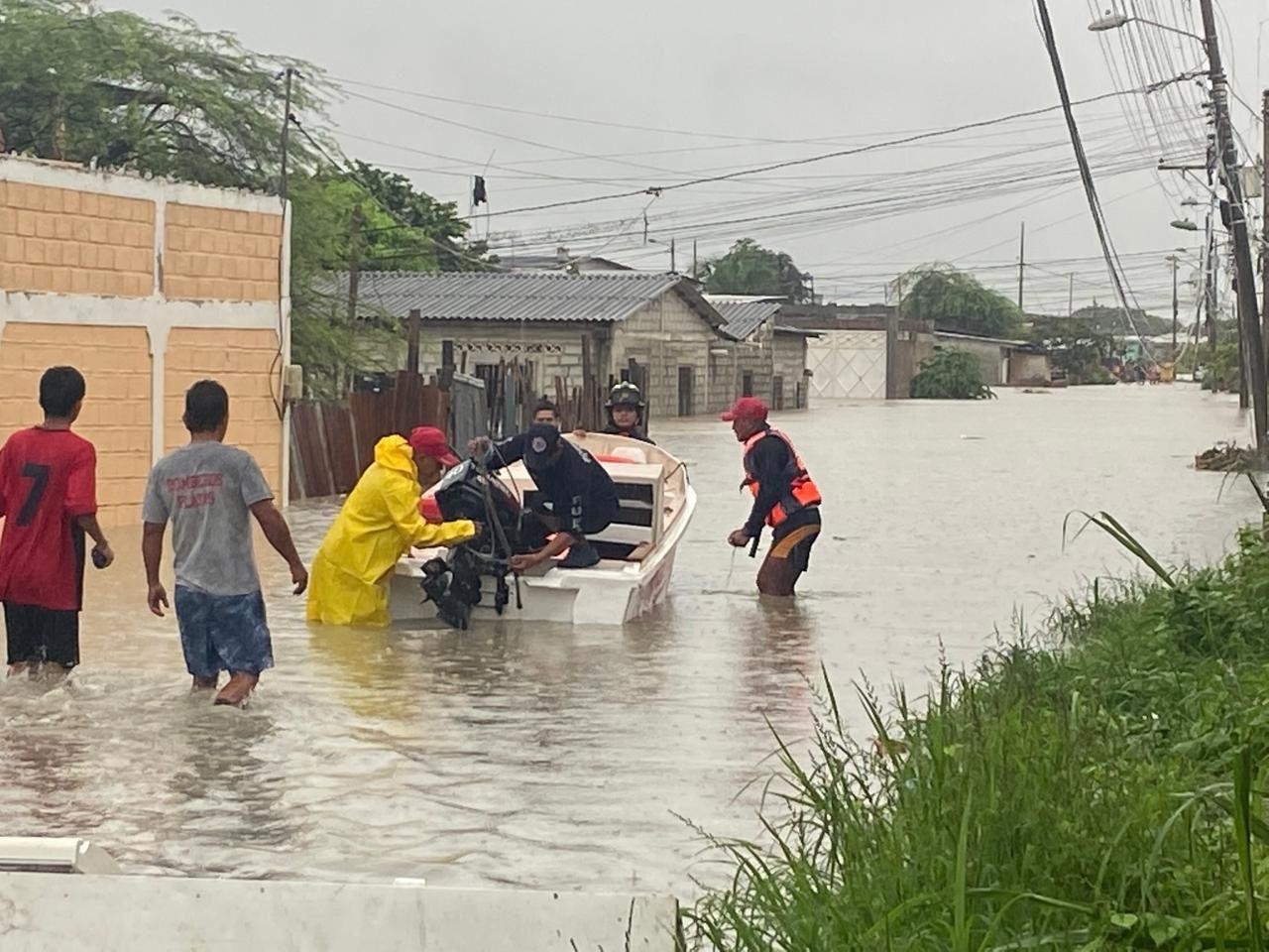 Los diferentes cantones de Guayas han soportado torrenciales lluvias. (Cortesía)