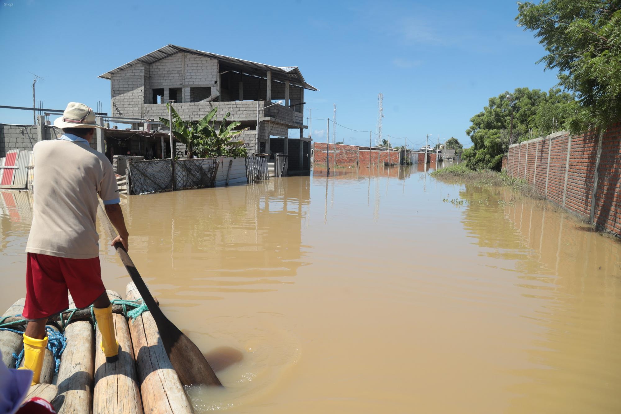 Inundaciones en el sector Playas, provincia de Guayas. (API)