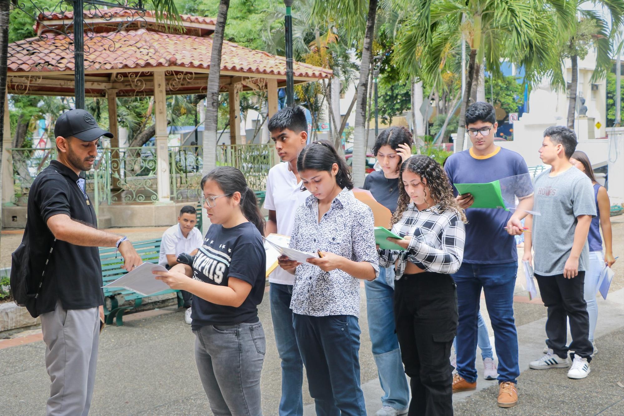 Foto de aspirantes en la Universidad de Guayaquil. (Universidad de Guayaquil)