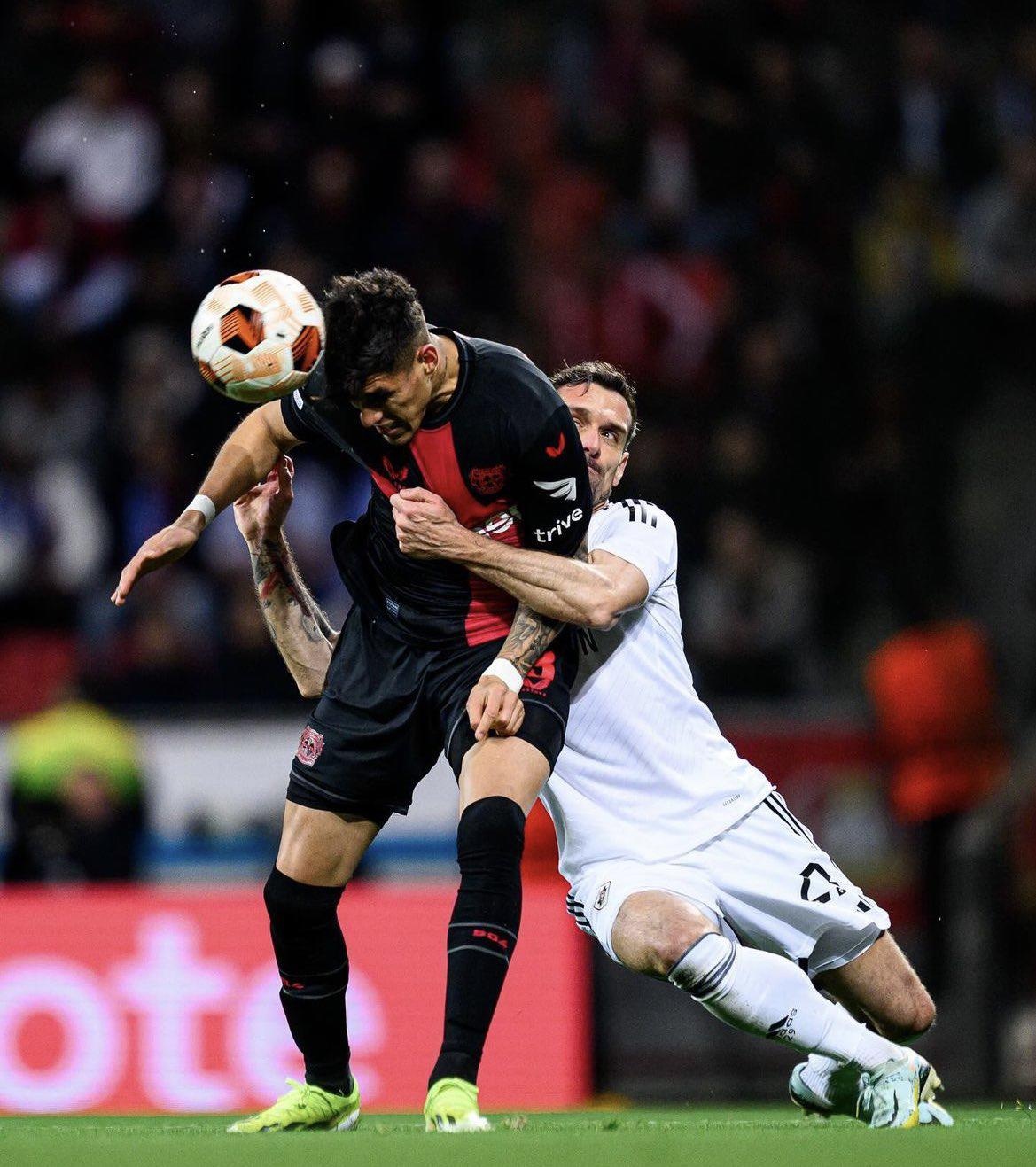 Piero Hincapié en el partido contra Qarabag Agdam (Foto: Internet)