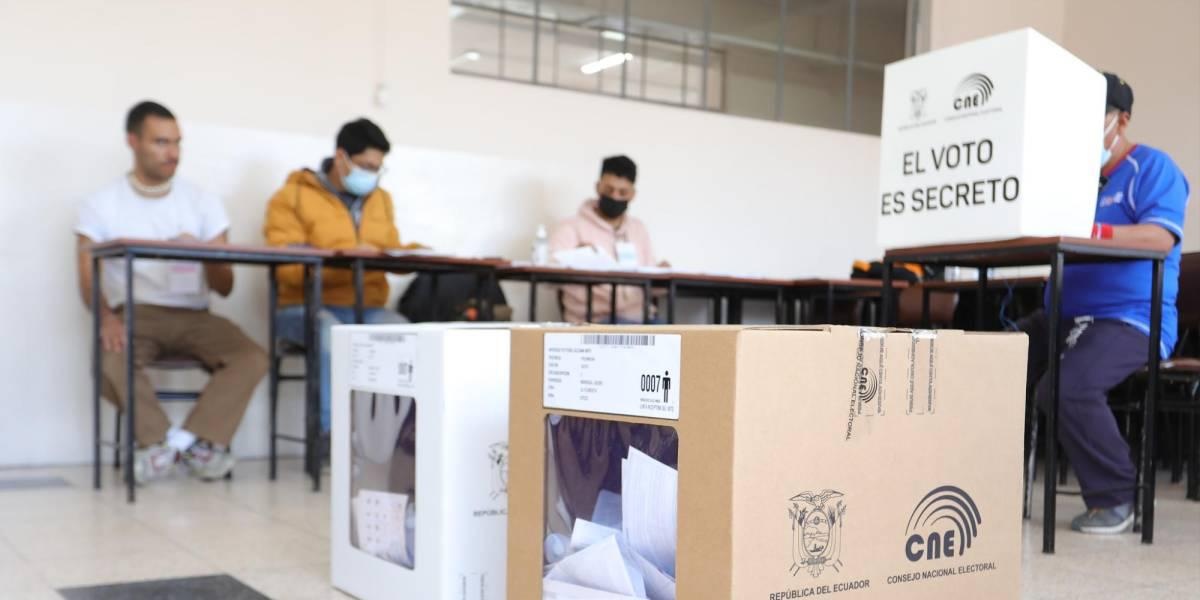 Miembros de mesa en las elecciones anticipadas de 2023. (CNE)
