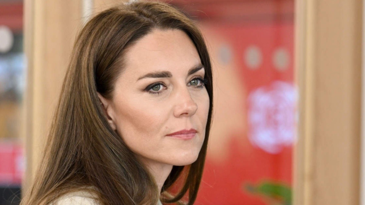 Kate Middleton, es un miembro de la familia real británica, esposa de Guillermo, príncipe de Gales, quien es el primero en la línea de sucesión al trono británico. (RRSS)